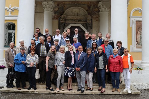 Die Reisegruppe vor der Verklärungskathedrale